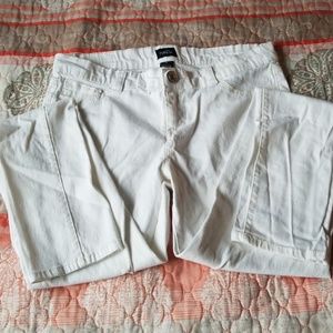 White skinny jeans